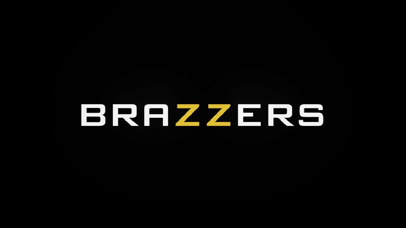 BrazzersExxtra Cubbi Thompson Bossy Bar Wench Serves Pussy XXX